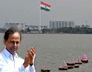 KCR, KCR I-Day Fete Telangana Flag, KCR Telangana Flag Independence day fete, KCR Telangana Flag Independence Day Celebrations
