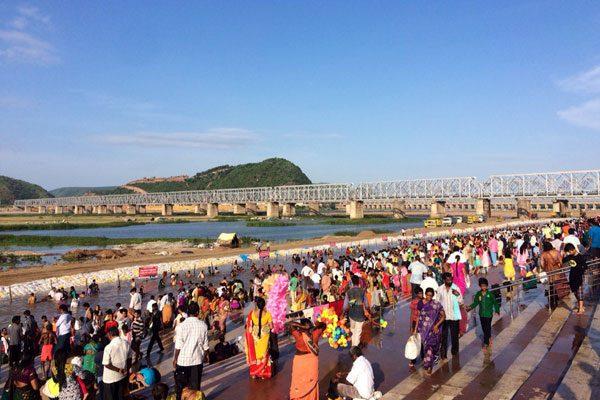 Krishna Pushkaralu, Krishna Pushkaralu Updates, Krishna Pushkaralu Start, Krishna Pushkaralu Vijayawada Ghats, Krishna Pushkaralu Holy Dip Updates 