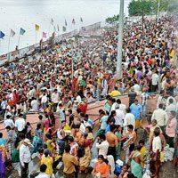 Krishna Pushkaralu 2016, Krishna Pushkaralu 2016 Pilgrims Rush, Vijayawada Krishna Pushkaralu 2016 Ghats, Krishna Pushkaralu 2016 Pilgrims Holy Dip