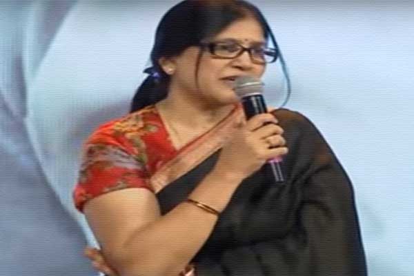Naga Susheela, Naga Susheela Fires Akkineni Fans, ANR daughter Naga Susheela Fires Akkineni Fans, Nagarjuna Sister Naga Susheela Fires Akkineni Fans, Naga Susheela Comments Akkineni Fans, Naga Susheela Angry Akkineni Fans, Naga Susheela Shouts Akkineni Fans, Naga Susheela Lost Cool Akkineni Fans, Naga Susheela Satires Akkineni Fans