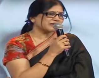 Naga Susheela, Naga Susheela Fires Akkineni Fans, ANR daughter Naga Susheela Fires Akkineni Fans, Nagarjuna Sister Naga Susheela Fires Akkineni Fans, Naga Susheela Comments Akkineni Fans, Naga Susheela Angry Akkineni Fans, Naga Susheela Shouts Akkineni Fans, Naga Susheela Lost Cool Akkineni Fans, Naga Susheela Satires Akkineni Fans