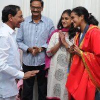 PV Sindhu Meets KCR Photos, PV Sindhu Meets KCR Stills, PV Sindhu Receives 5 Crore Cheque KCR Photos, Pullela Gopichand Receives 1 Crore Cheque KCR Photos