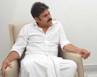 Pawan Kalyan, Pawan Kalyan Kumaraswamy, Pawan Kalyan Kumaraswamy Meet, Pawan Kalyan Kumaraswamy Political Meet, Pawan Kalyan HD Kumaraswamy Meet, Jana Sena Pawan Kalyan Kumaraswamy Meet, Pawan Kalyan Former Karnataka CM Kumaraswamy Meet