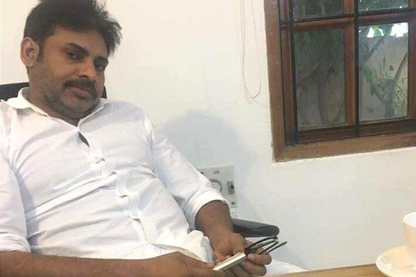 Pawan Kalyan, Pawan Kalyan JDS Party Campaign, Pawan Kalyan JDS Campaign Karnataka Elections, Pawan Kalyan Supports JDS Political Party