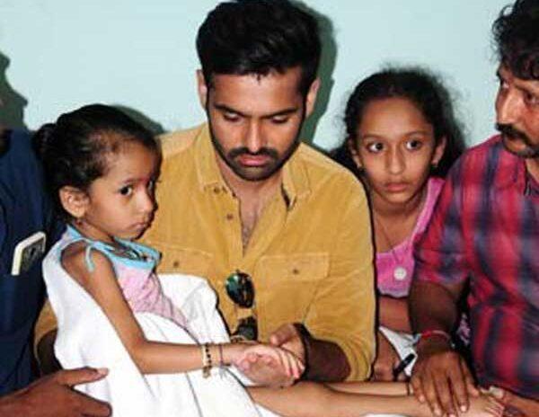 Hero Ram, Hero Ram Meets Kundana Purnachandrika, Hero Ram Meets Fan Kundana Purnachandrika, Hero Ram Meets 4 Years Old Fan Kundana Purnachandrika, Hero Ram Meets Vizag Fan Kundana Purnachandrika