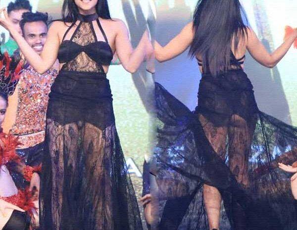 Regina Dress Slip Stage, Regina Dress Slip Ramp Walk, Regina Wardrobe Malfunction, Regina Oops Moment, Regina Cassandra Dress Slip Stage, Regina Cassandra Dress Slip Ramp Walk