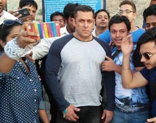 'What's the Name' Moment Embarrasses Top Star