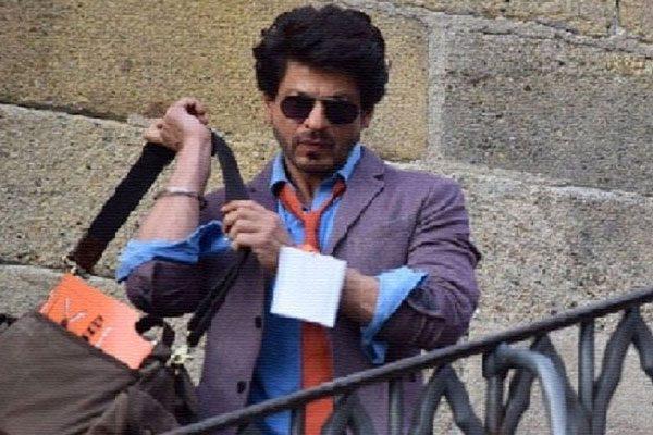 Shahrukh Khan Fan Deer Chappals, Shahrukh Khan Fan Deer Chappals Arrested, Shahrukh Khan Fan Deer Chappals Arrested Pakistan,Shahrukh Fan Deer Skin Chappals