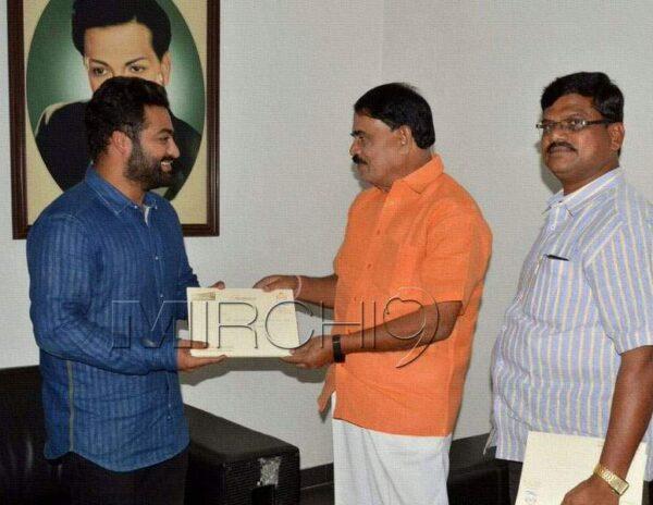 TDP Invited Jr NTR Krishna Pushkaralu, TDP Invitation Jr NTR Krishna Pushkaralu,  Chandrababu Naidu Invites Jr NTR Krishna Pushkaralu, Jr NTR Back TDP