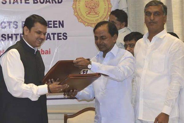 Telangana, Telangana Historical Pact with Maharashtra, KCR Historical Pact with Maharashtra, KCR - Fadnavis Historical Pact with Maharashtra