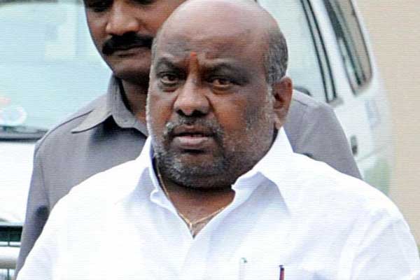 Jogu Ramanna, Jogu Ramanna Accident, Telangana Minister Jogu Ramanna Accident, TRS Minister Jogu Ramanna Accident, Telangana Forest Minister Jogu Ramanna Accident