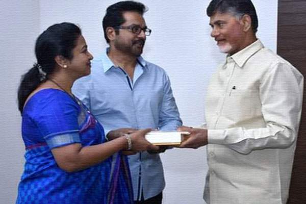 Radhika Chandrababu, Radhika Met Chandrababu, Radhika Met AP CM Chandrababu, Radhika Invited Chandrababu Naidu, Radhika Invites Chandrababu Rayane Marriage