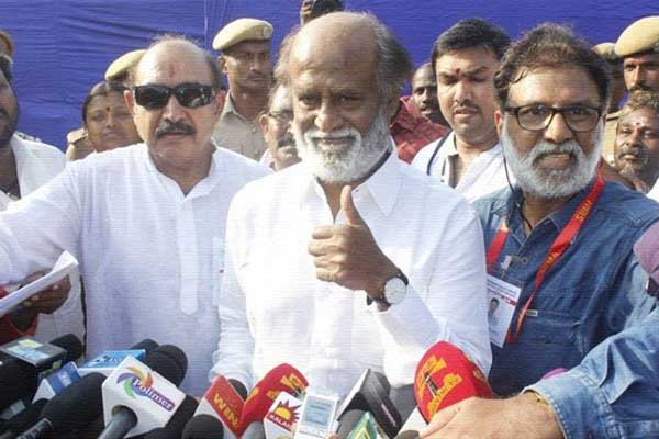 Rajinikanth Kamal Haasan,Rajinikanth Kamal Haasan Health Condition,Rajinikanth Calls Kamal Haasan,Rajinikanth Meets Kamal Haasan, Rajini Spoked Kamal Haasan
