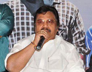 Dasari Narayana Rao comments Pawan Kalyan - Mahesh Babu