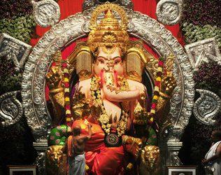 Mumbai King Circle Ganesh, Mumbai King Circle Ganesh Insurance, Mumbai King Circle Ganesh Insurance Coverage, Mumbai King Circle Ganesh 300Cr Insurance Coverage, Mumbai King Circle GSB Ganesh Insurance Coverage