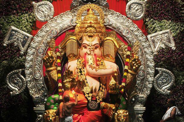 Mumbai King Circle Ganesh, Mumbai King Circle Ganesh Insurance, Mumbai King Circle Ganesh Insurance Coverage, Mumbai King Circle Ganesh 300Cr Insurance Coverage, Mumbai King Circle GSB Ganesh Insurance Coverage