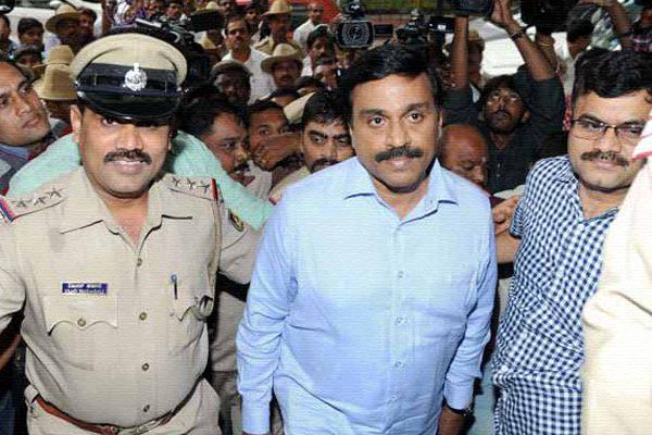 Gali Janardhana Reddy, Gali Janardhana Reddy Daughter Wedding Dance, Gali Janardhana Reddy Daughter Wedding Shahrukh Khan Katrina Kaif Dance