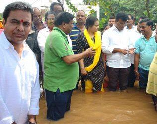 KTR, KTR Image Risk Hyderabad Roads Rains, KTR Brand Image Risk Hyderabad Roads Rains, KTR Hi-Tech Image Risk Hyderabad Roads Rains