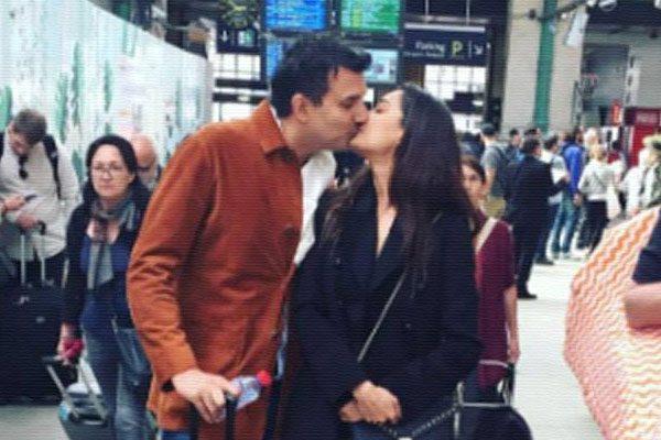 lisa-haydon-has-announced-that-she-is-getting-married-to-dina-lalvani