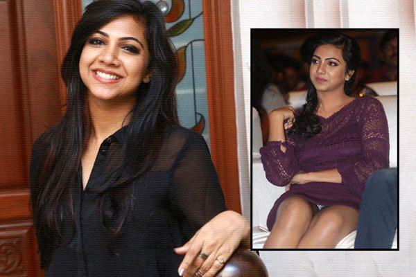 Madonna Sebastian Wardrobe Malfunction, Madonna Sebastian Wardrobe Malfunction Photo Premam, Madonna Sebastian Wardrobe Malfunction Hot Photo Viral Premam 
