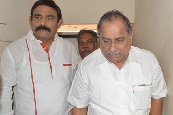 Mudragada, Mudragada Padmanabham Sudhakar Naidu,a Mudragada No. 1 TV Channel Sudhakar Naidu Differences, Sudhakar Naidu No.1 TV Channel Mudragada Padmanabham Differences, Mudragada Manchala Sai Sudhakar Naidu Clash