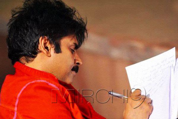 Pawan Kalyan, Pawan Kalyan Nenu Manam Janam, Pawan Kalyan Book Nenu Manam Janam, Pawan Kalyan Writing Nenu Manam Janam Book, Jana Sena Pawan Kalyan Nenu Manam Janam Book
