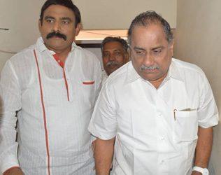 Mudragada, Mudragada Padmanabham Sudhakar Naidu,a Mudragada No. 1 TV Channel Sudhakar Naidu Differences, Sudhakar Naidu No.1 TV Channel Mudragada Padmanabham Differences, Mudragada Manchala Sai Sudhakar Naidu Clash