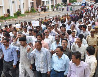 Telangana Origin AP Employees Refuse to Go to Amaravati