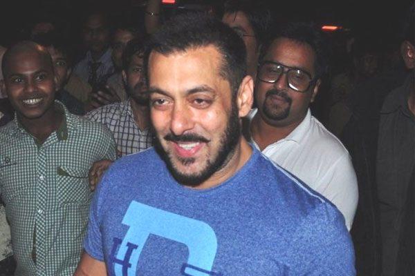 Tiger Zinda Hai, Tiger Zinda Hai Salman Khan Old Man Role, Tiger Zinda Hai Highlight Salman Khan Old Man Character, Tiger Zinda Hai Movie