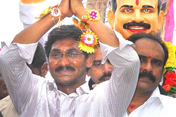 Jagan, Jagan Padayatra 2016 Plan, Jagan Padayatra 2016 Strategy, Jagan Padayatra 2016 Route Map, Jagan Padayatra 2016 Public Response