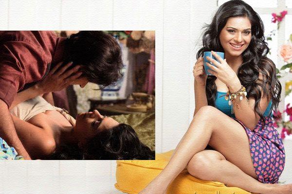 Poonam Preet Towel, Poonam Preet Large Towel, Poonam Preet Large Towel Hot Scenes, Poonam Preet Nervous Intimate Scenes, Poonam Preet Towel Act Hot Scenes 
