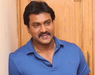 comedian-sunil-comments-reviewers