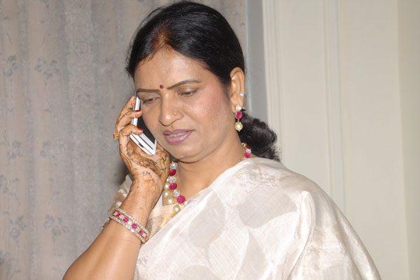 DK Aruna, DK Aruna Resignation, MLA DK Aruna Resignation, Telangana MLA DK Aruna Resignation, Gadwal MLA DK Aruna Resignation, Congress MLA DK Aruna Resignation