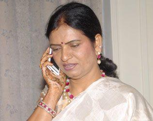 DK Aruna, DK Aruna Resignation, MLA DK Aruna Resignation, Telangana MLA DK Aruna Resignation, Gadwal MLA DK Aruna Resignation, Congress MLA DK Aruna Resignation