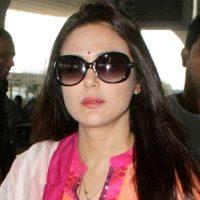 Preity Zinta, Photographers Scaring Bollywood Heroines, Photographers Scaring Bollywood Actress, Photographers Stealing Bollywood Heroines Privacy