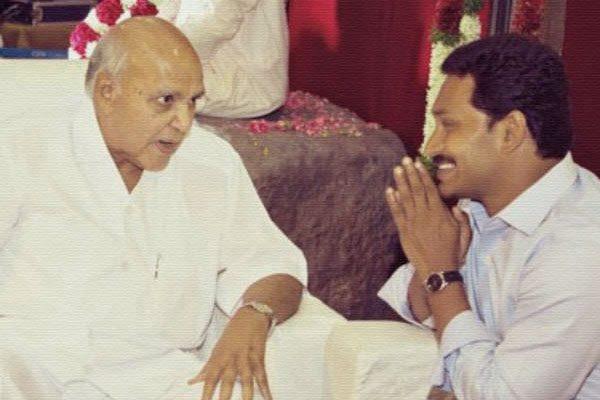 Jagan, Jagan Ramoji Rao Friendship, Jagan Ramoji Rao Support, Jagan Ramoji Rao Mutual Help, Jagan Ramoji Rao Bonding, Jagan Ramoji Rao Inside Story 