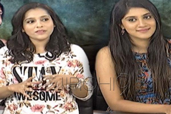 Rashmi Gautam Dhanya Balakrishna, Rashmi Gautam Dhanya Balakrishna Cat Fight, Rashmi Gautam Dhanya Balakrishna TV Promotions Cat Fight, Dhanya Balakrishna Rashmi Gautam Cat Fight, Rashmi Gautam Dhanya Balakrishna Controversy Fight