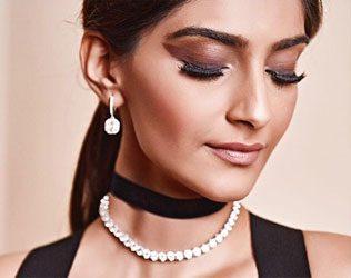 Sonam Kapoor hot Off Shoulder Dress