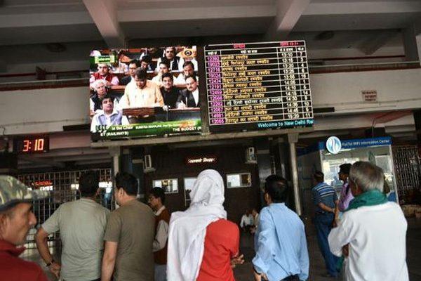tv-screens-indian-railway-stations