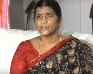 Nara Lokesh Insulting Chinna Rajappa, Nara Lokesh Insulting Chinna Rajappa Controversy Lakshmi Parvathi, Nara Lokesh Chinna Rajappa Sakshi Issue YS Jagan