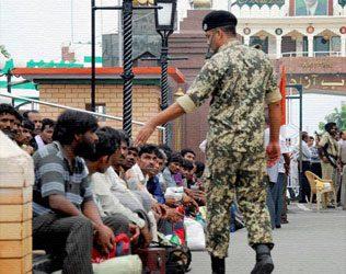 Pakistan Torturing Indians, Pakistan Torturing Indian Prisoners, Pakistan Torturing Indian Fishermen Prisoners, Pakistan Torture Gujarat Prisoners Jail