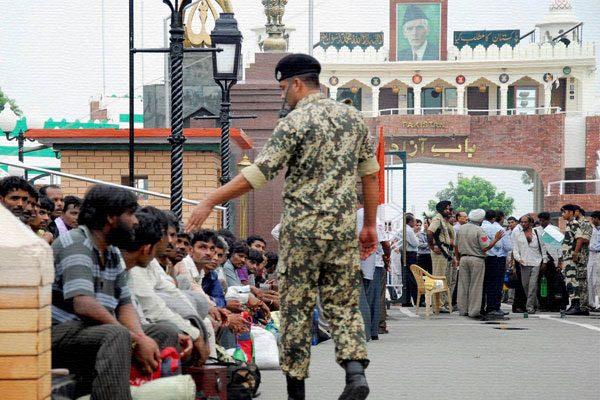 Pakistan Torturing Indians, Pakistan Torturing Indian Prisoners, Pakistan Torturing Indian Fishermen Prisoners, Pakistan Torture Gujarat Prisoners Jail