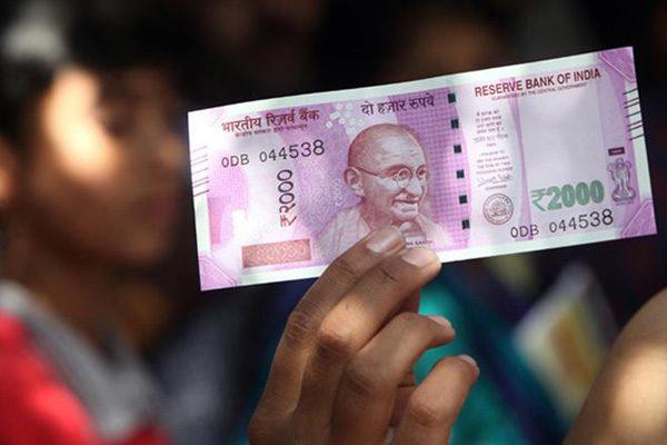 15 lakhs fake 2000 rupees notes in vijayawada