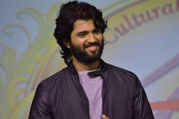 27 Yr Old Vijay Devarakonda Planning is Quite Opposite to Nikhil