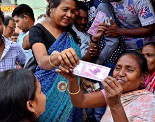 500 1000 Rupees Notes Cash Exchange Demonetization