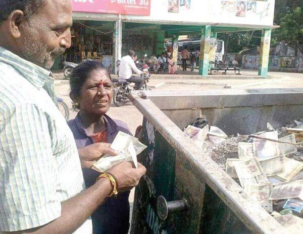 500-rupees-1000-rupees-notes-garbage-dustbin-dump
