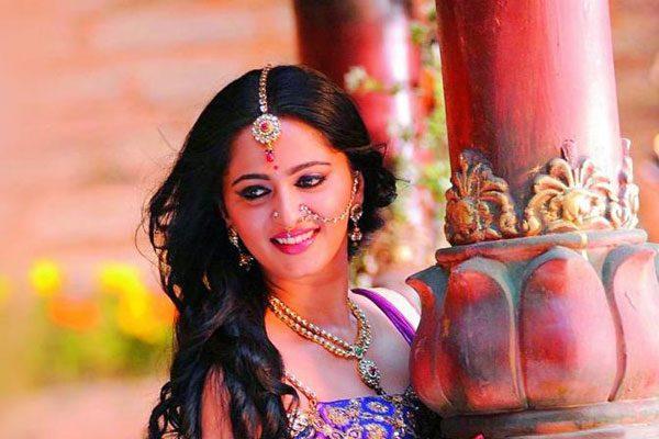 anushka-shetty-steals-it-from-prabhas-in-baahubali-2