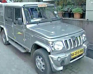 bangalore-kg-road-driver-stolen-carrying-1-3-crore-of-atm-cash-2