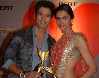 deepika-padukone-taller-for-shahid-kapoor-hitting-director-padmavati