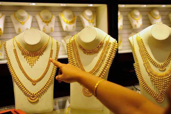 gold-selling-black-market-rates-notes-ban-result